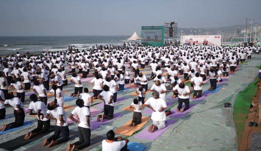 अंतरराष्ट्रीय योग दिवस पर विशाखापट्नम ने रचे दो गिनीज वर्ल्ड रिकॉर्ड