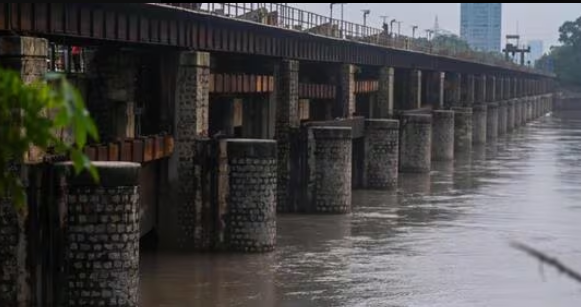 द‍िल्‍ली में 2023 जैसे हालात पैदा ना हों, हरियाणा से ITO बैराज का नियंत्रण लेगी रेखा सरकार